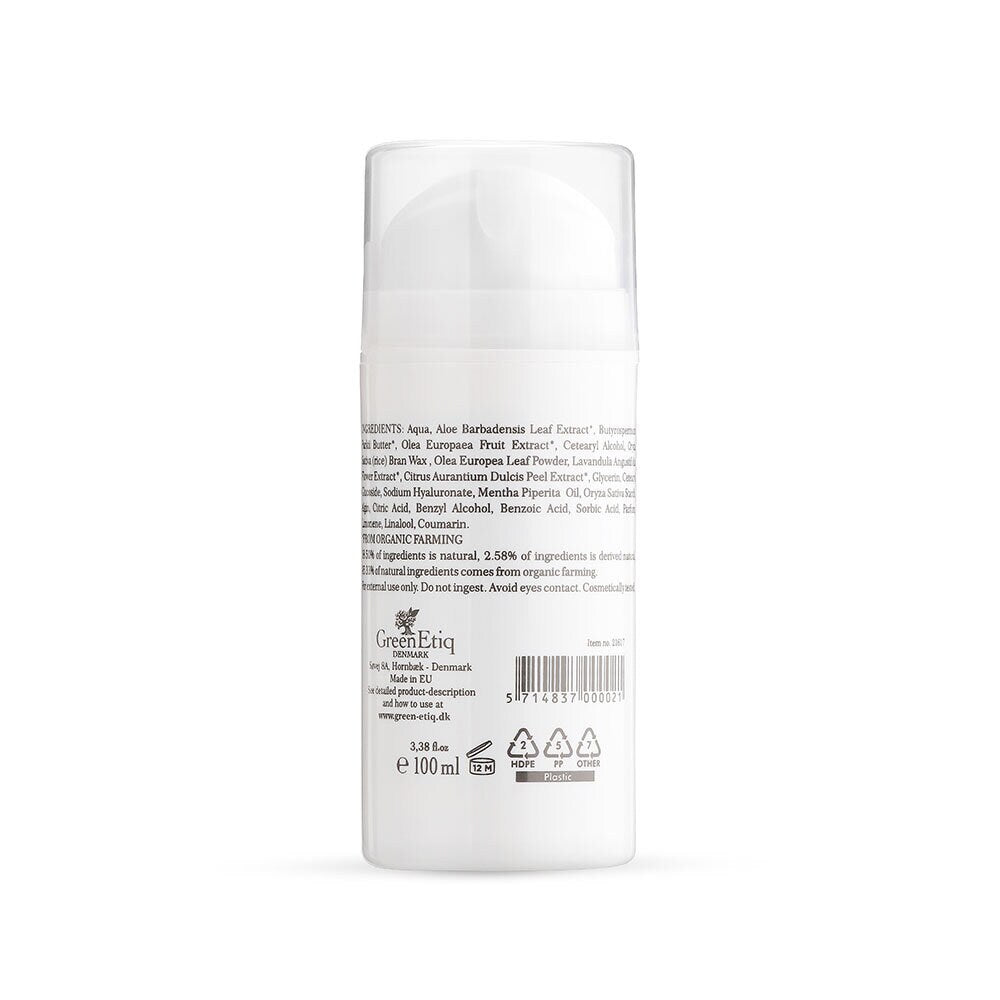 Nourishing Facial Scrub for soft & radiant skin